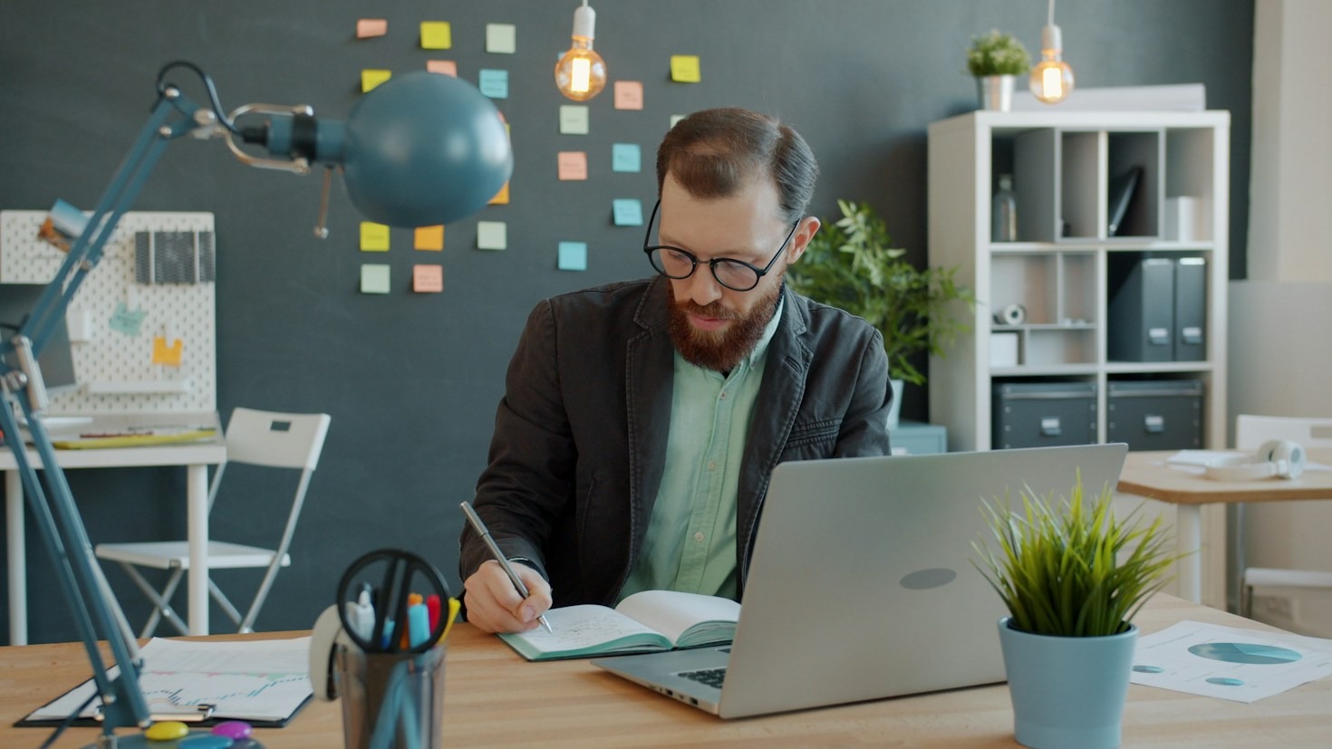 Why Lifelong Learning Makes a Difference